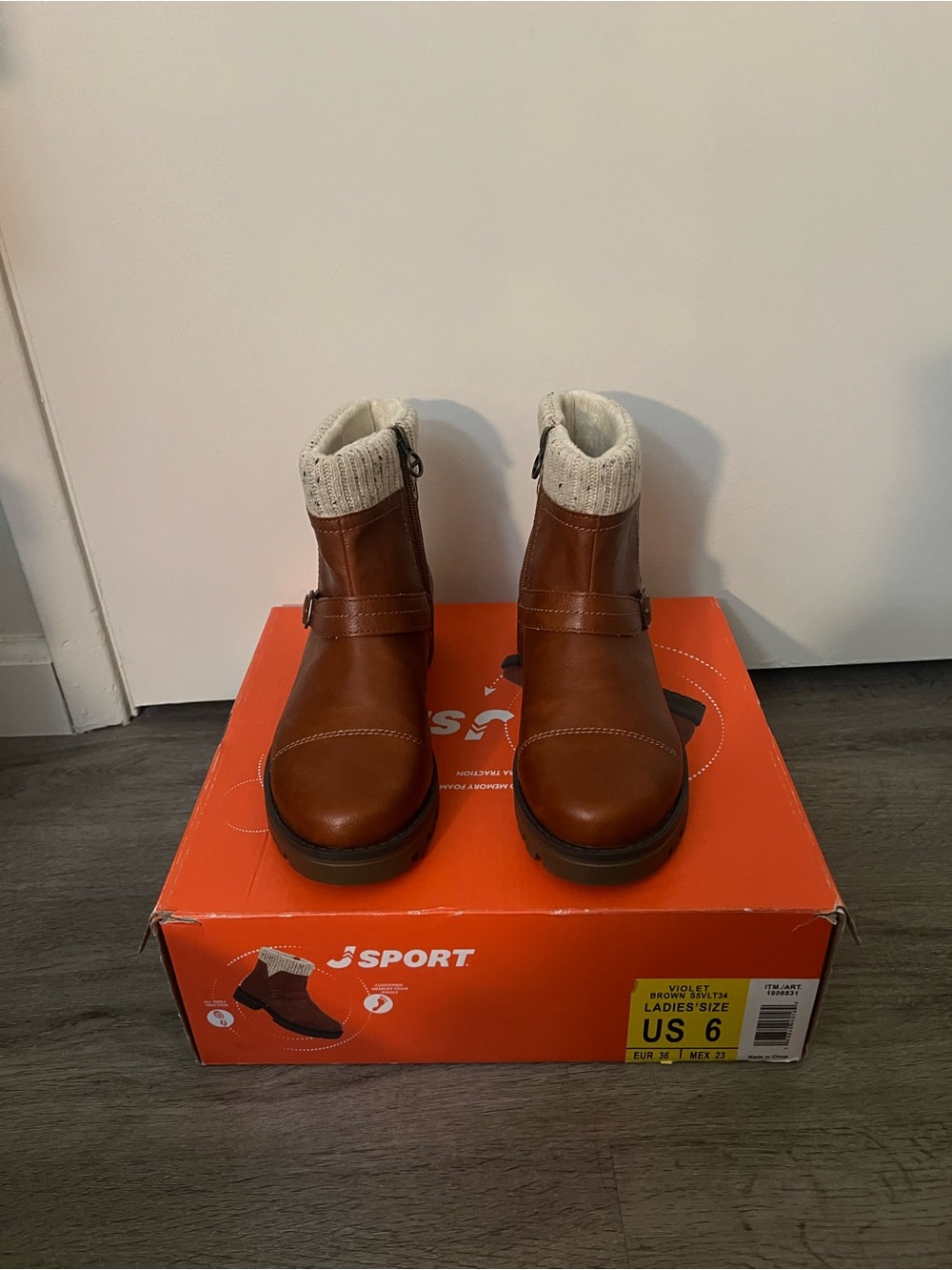 JSport Women's Brown Boot Size 6